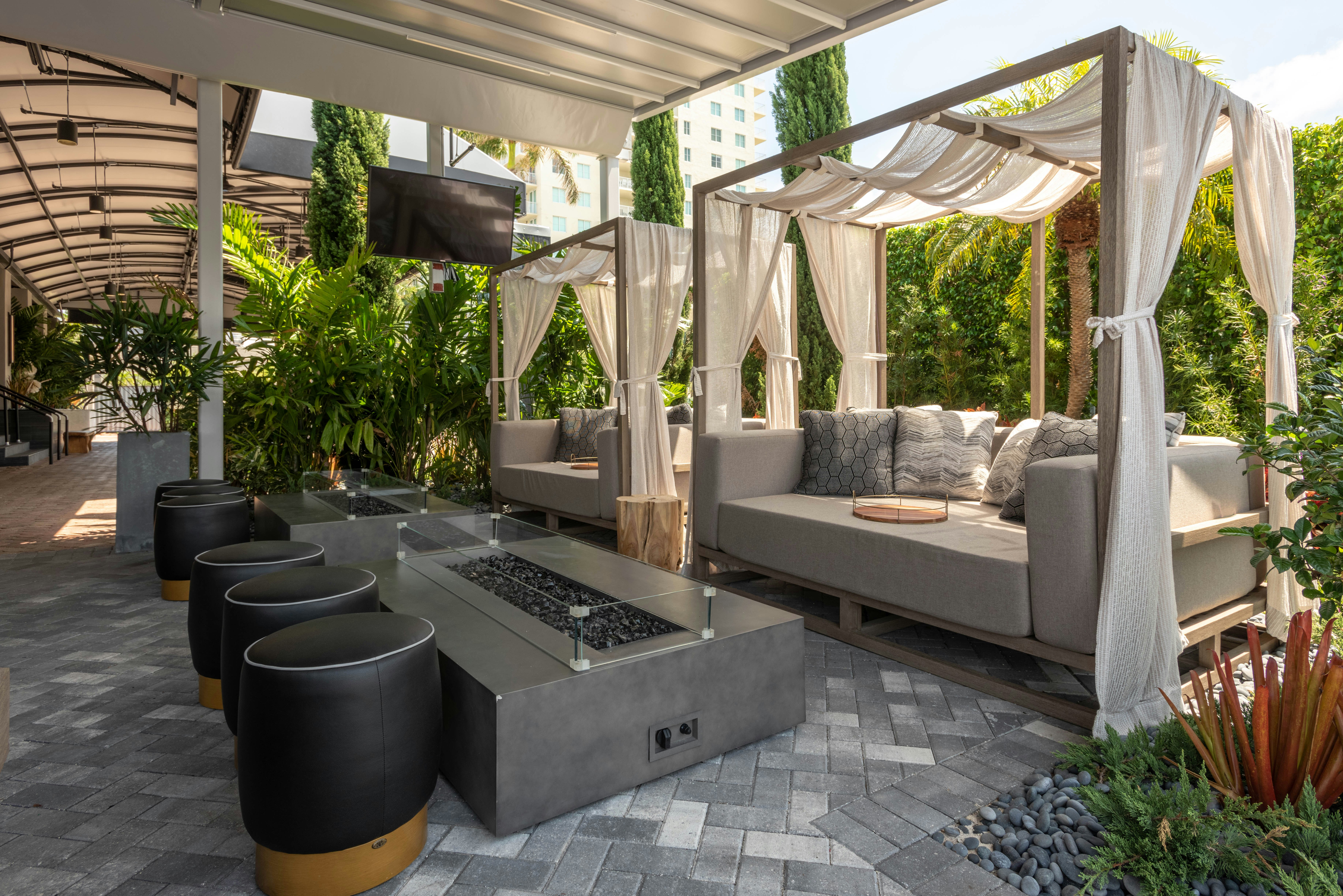 Patio Lounge at Mastro's Steakhouse - Houston