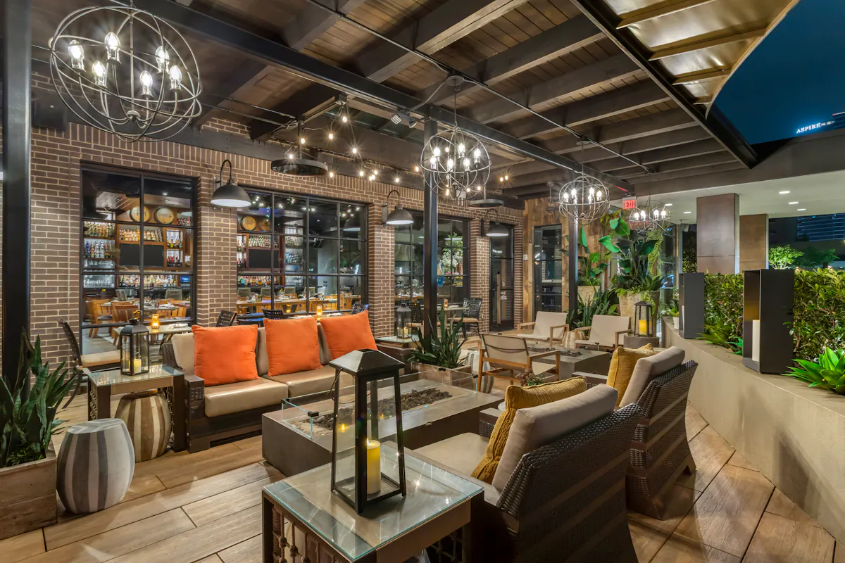 Patio One at Willie G's Seafood