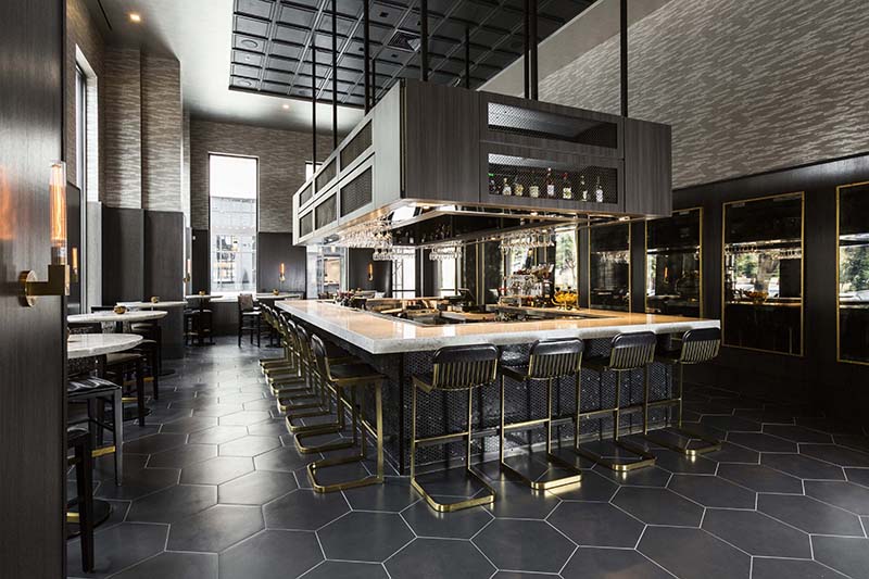 Bar & Lounge at Potente