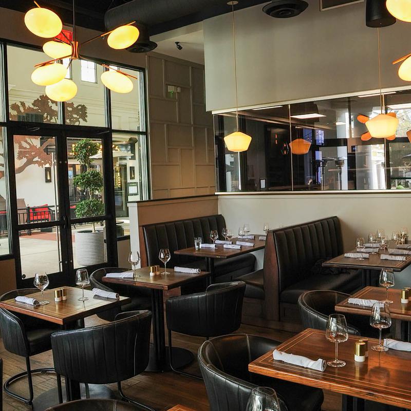 800 Degrees Woodfired Pizza and Lounge private dining 5