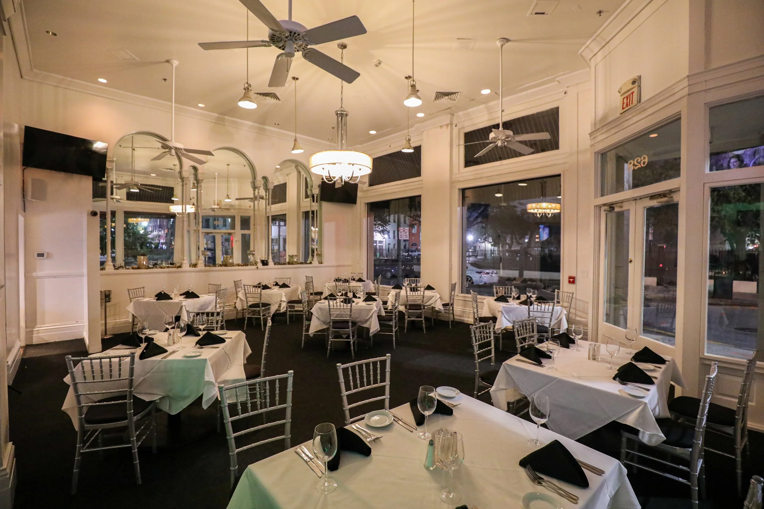 Prime Lounge and Dining Room at Desi Vega's Steakhouse - New Orleans