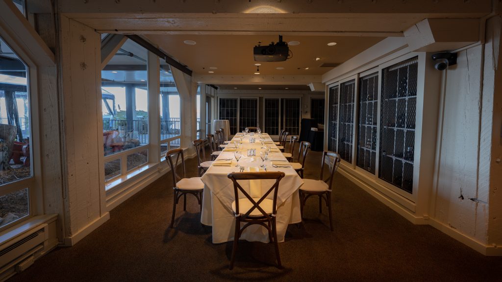 Admiral Stateroom at Salty's on Alki Beach
