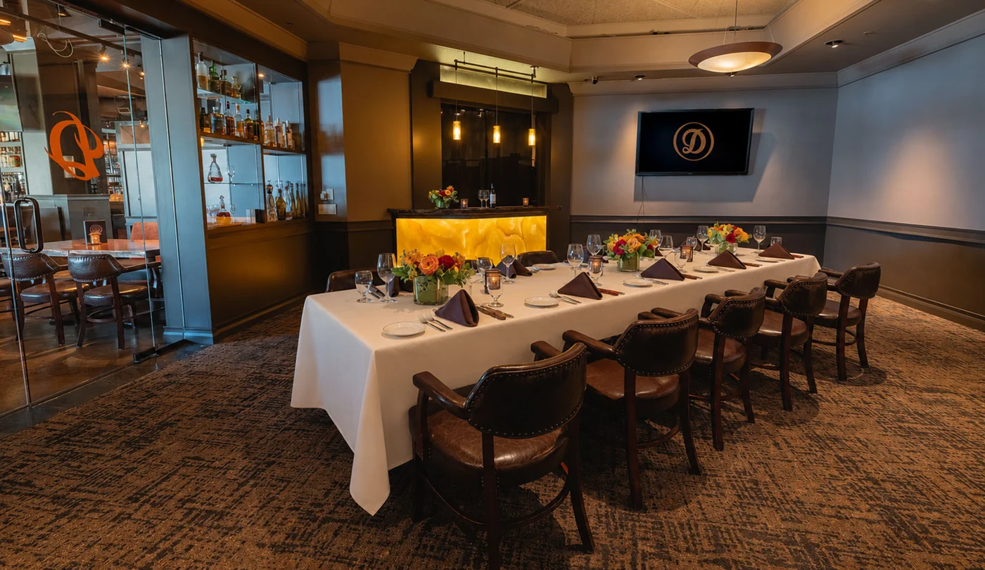 Prime 809 Lounge at Daniel's Broiler - Lake Union