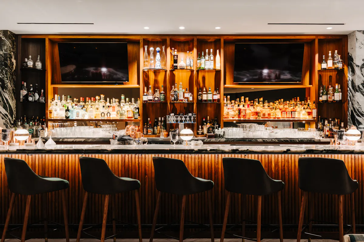 Bar & Lounge at Alder & Ash