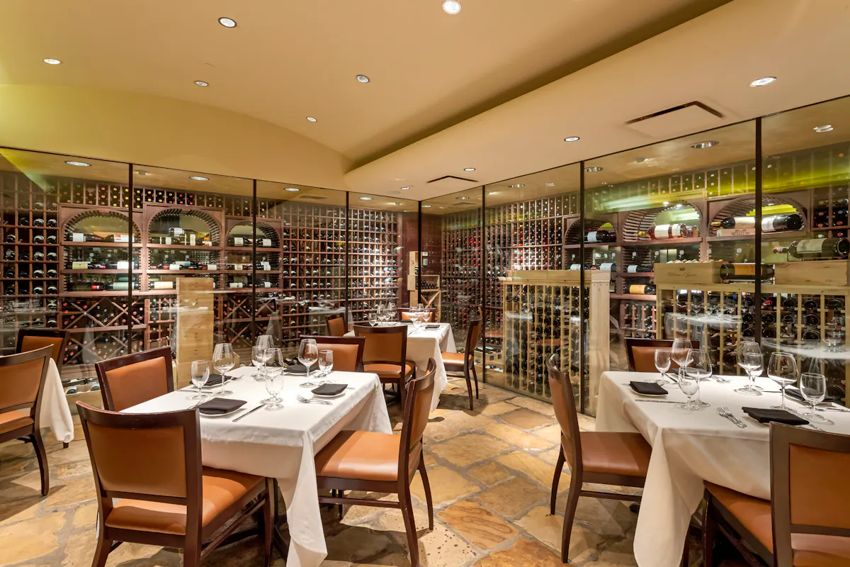 Lounge at Del Frisco's Double Eagle Steakhouse - New York City