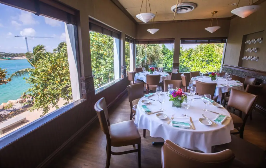 Downtown Room at Smith & Wollensky Steakhouse - Miami