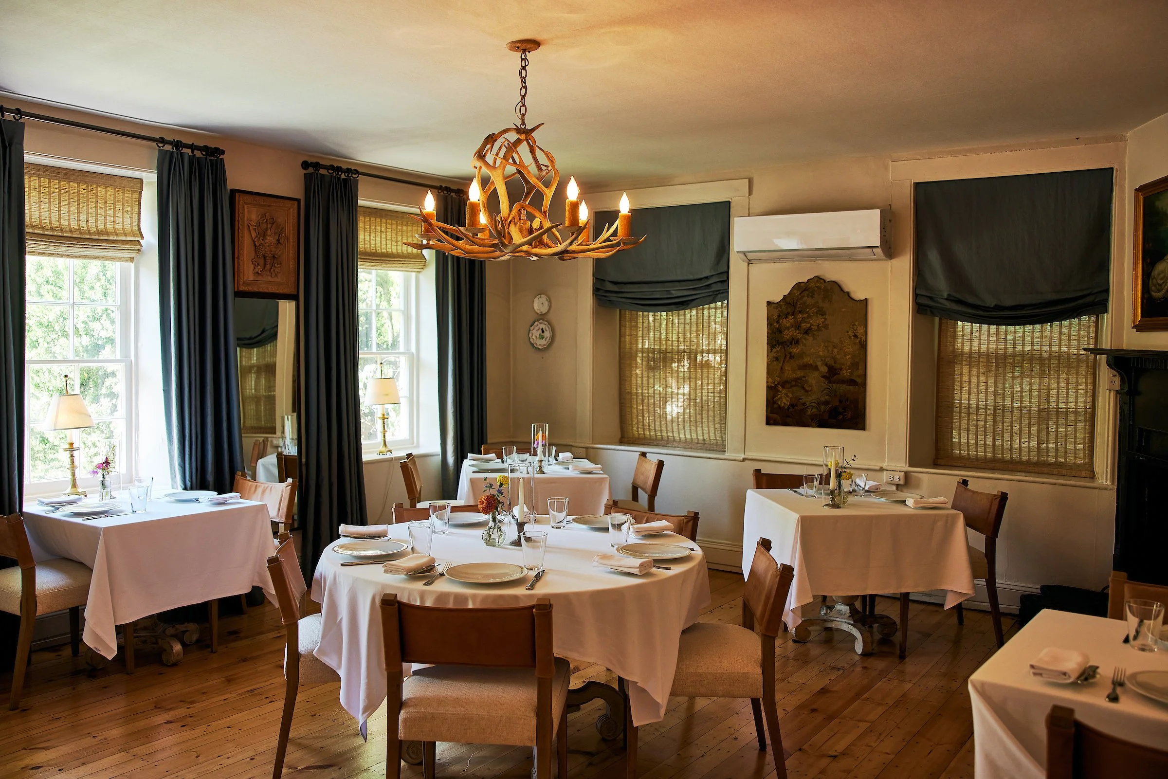 The Parlor at The Milton Inn