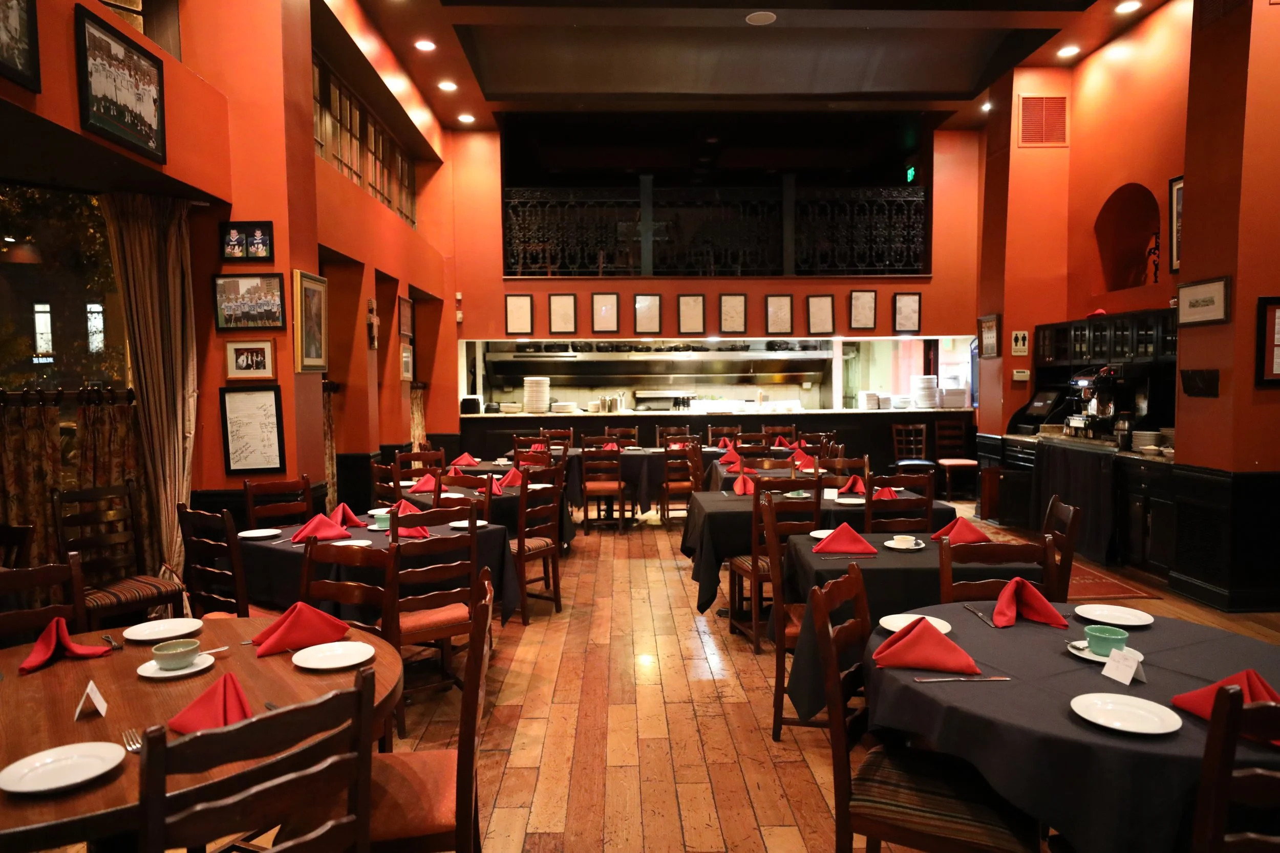 Main floor room at Sammy's Trattoria