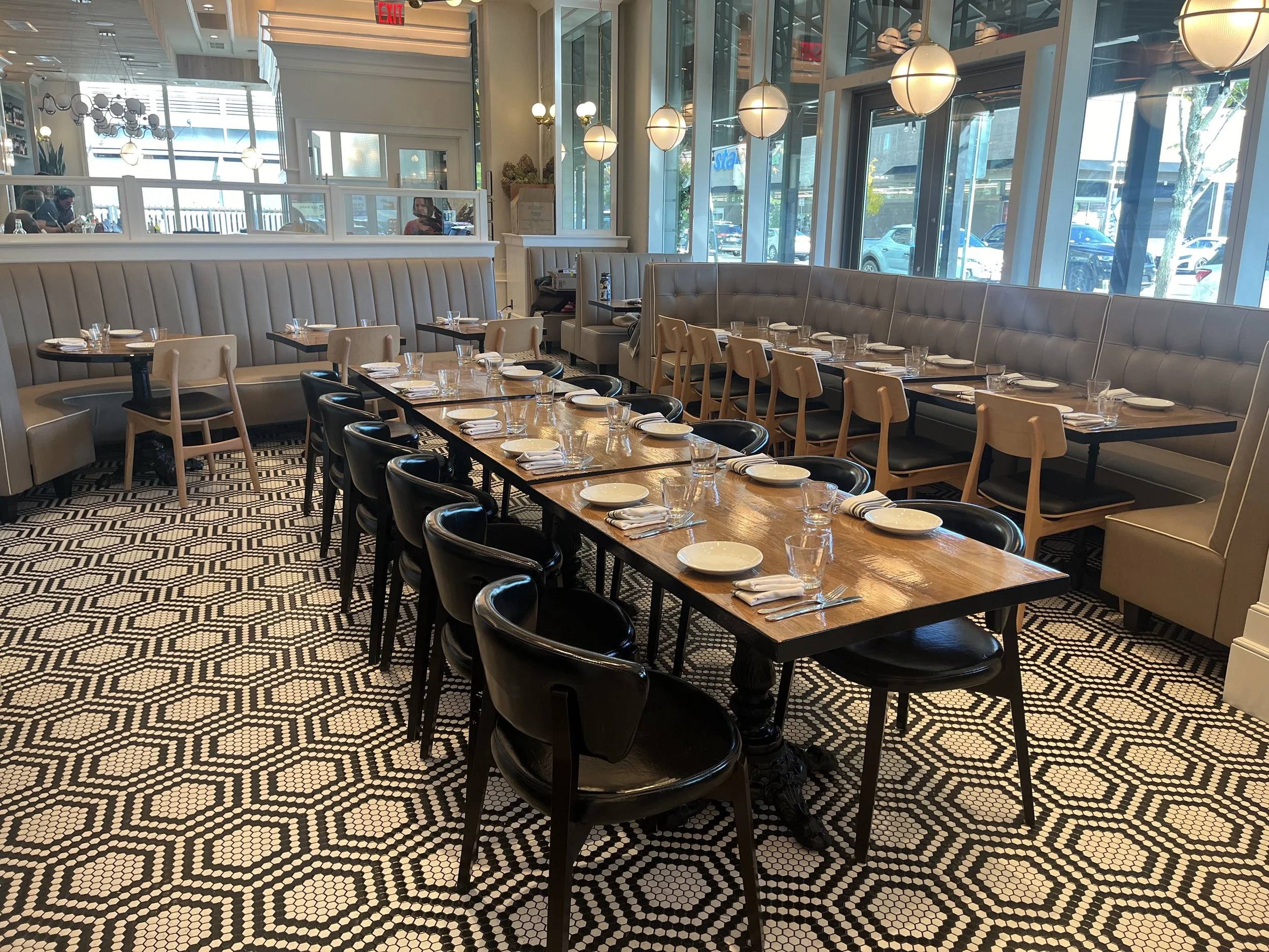 Banquettes at Mida
