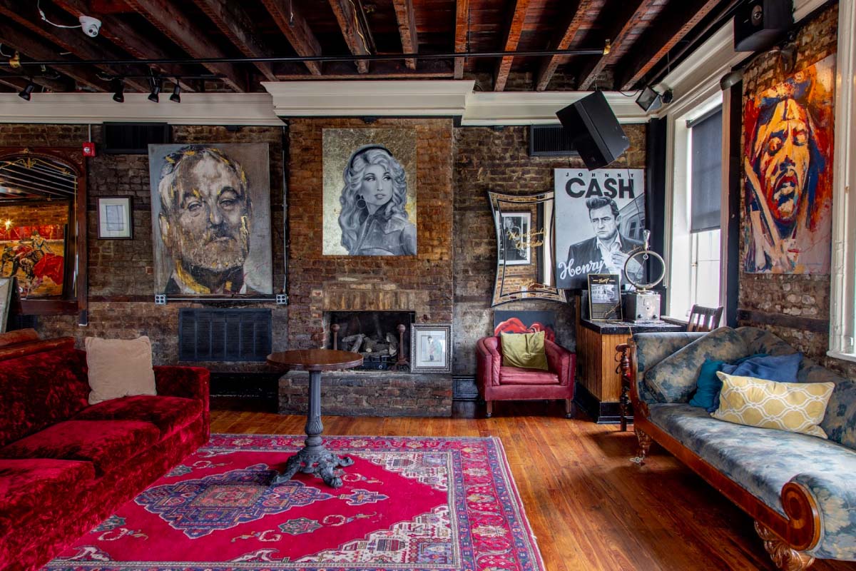 The Whiskey Lounge at Henry's On The Market
