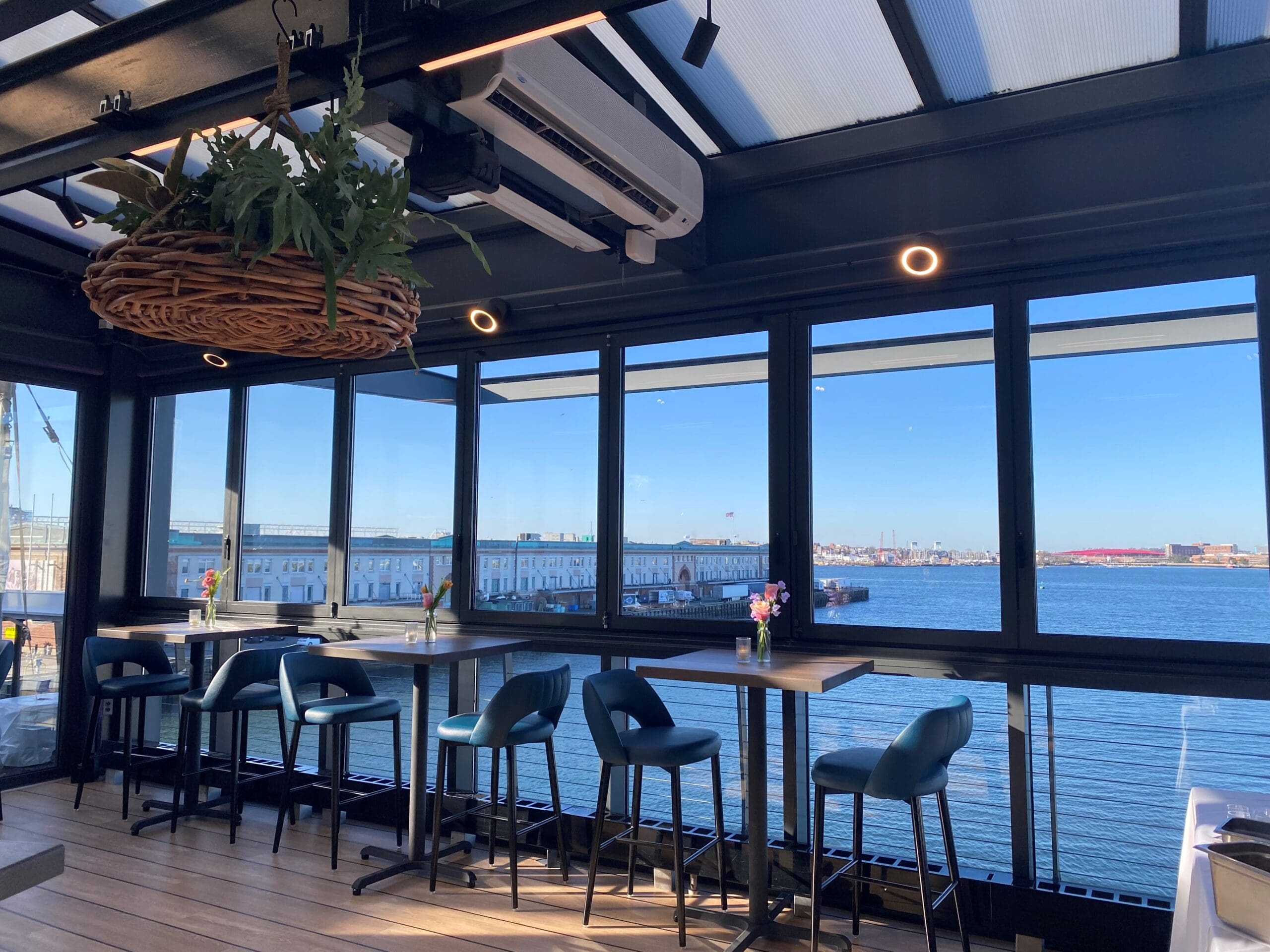 Bar & Lounge at Legal Harborside