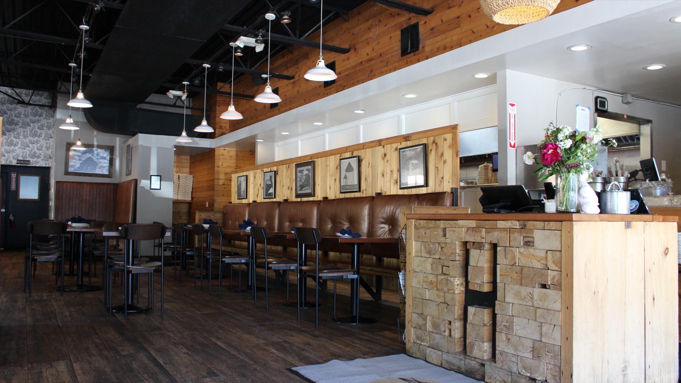 Harvest Bar + Kitchen - Clintonville private dining 2