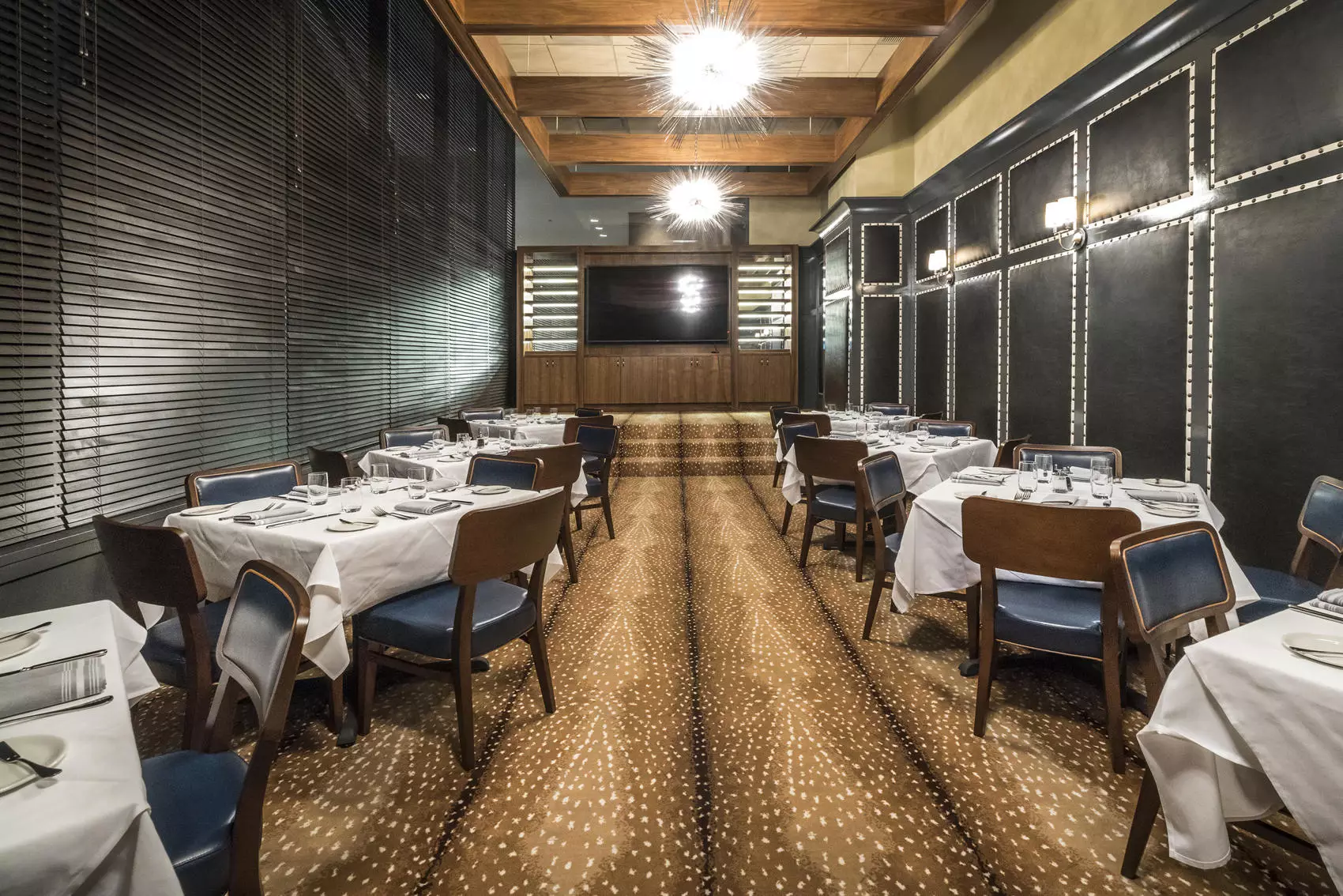 The Everett Room at Max Downtown