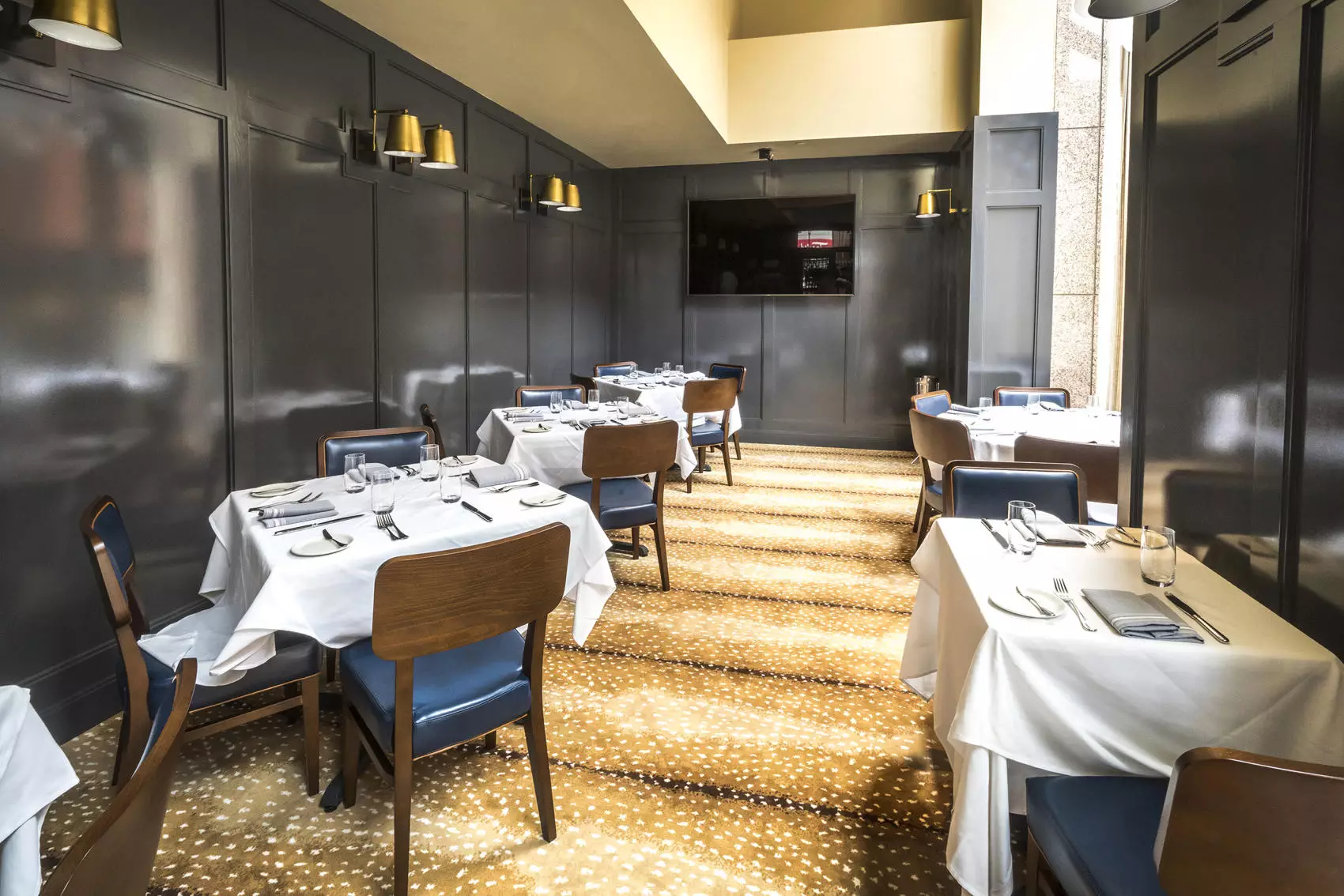The Alfred room at Max Downtown