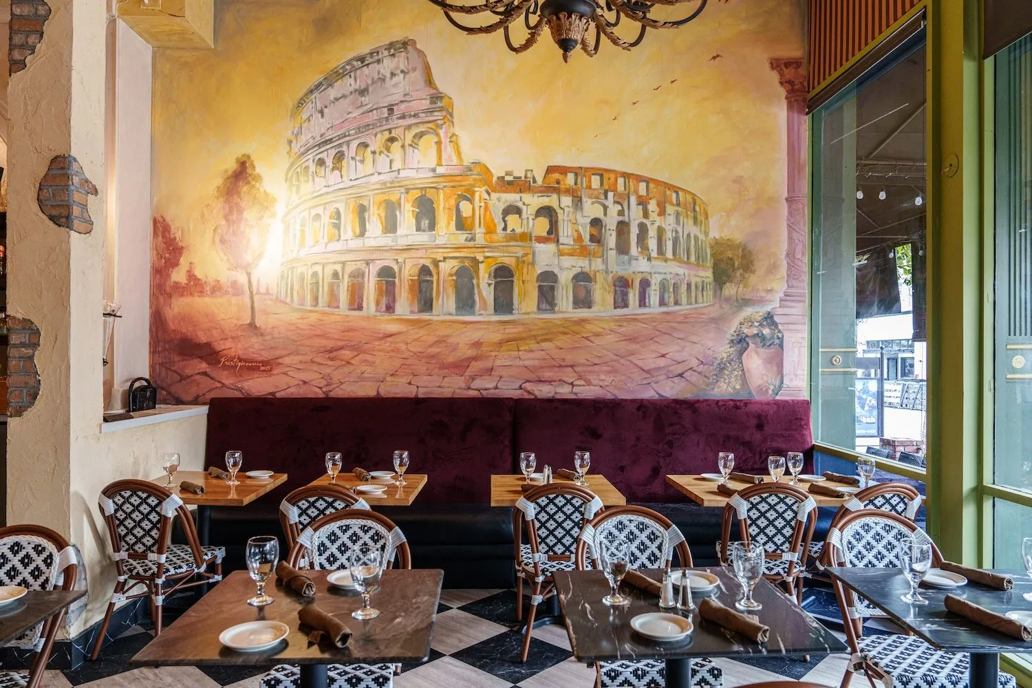 The Colosseum Booth at Romanissimo