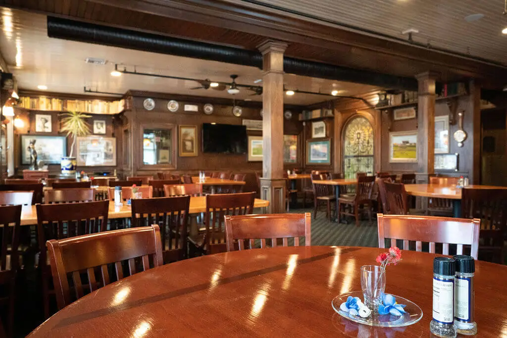 Aristocrat Pub & Oxford Room private dining 4