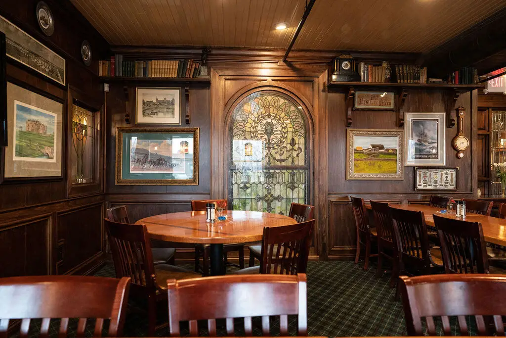 Aristocrat Pub & Oxford Room private dining 5