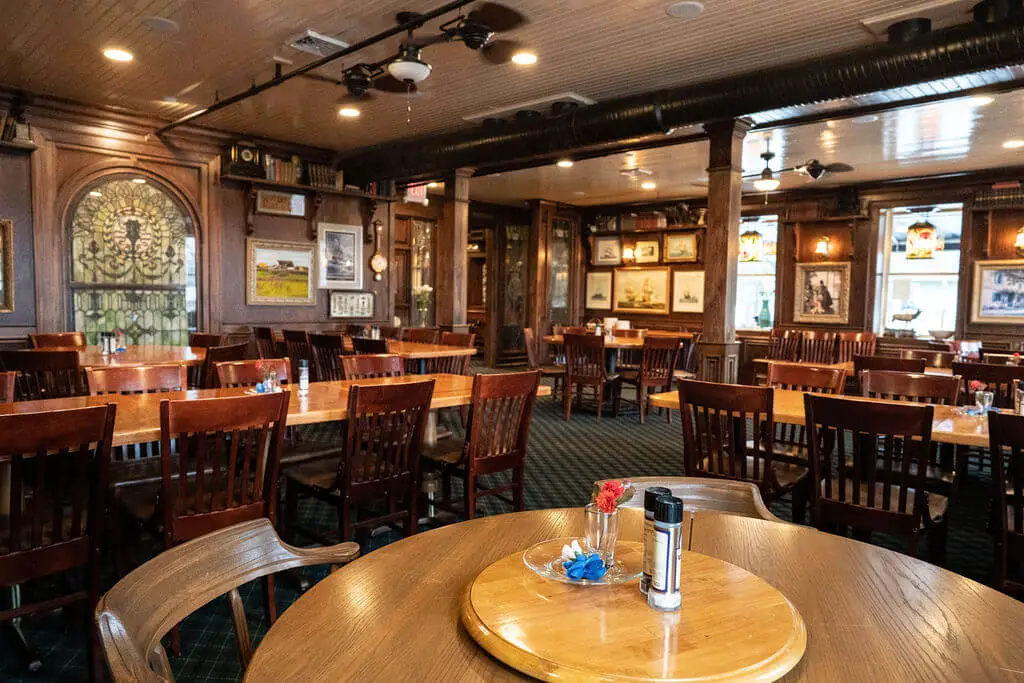 Aristocrat Pub & Oxford Room private dining 3