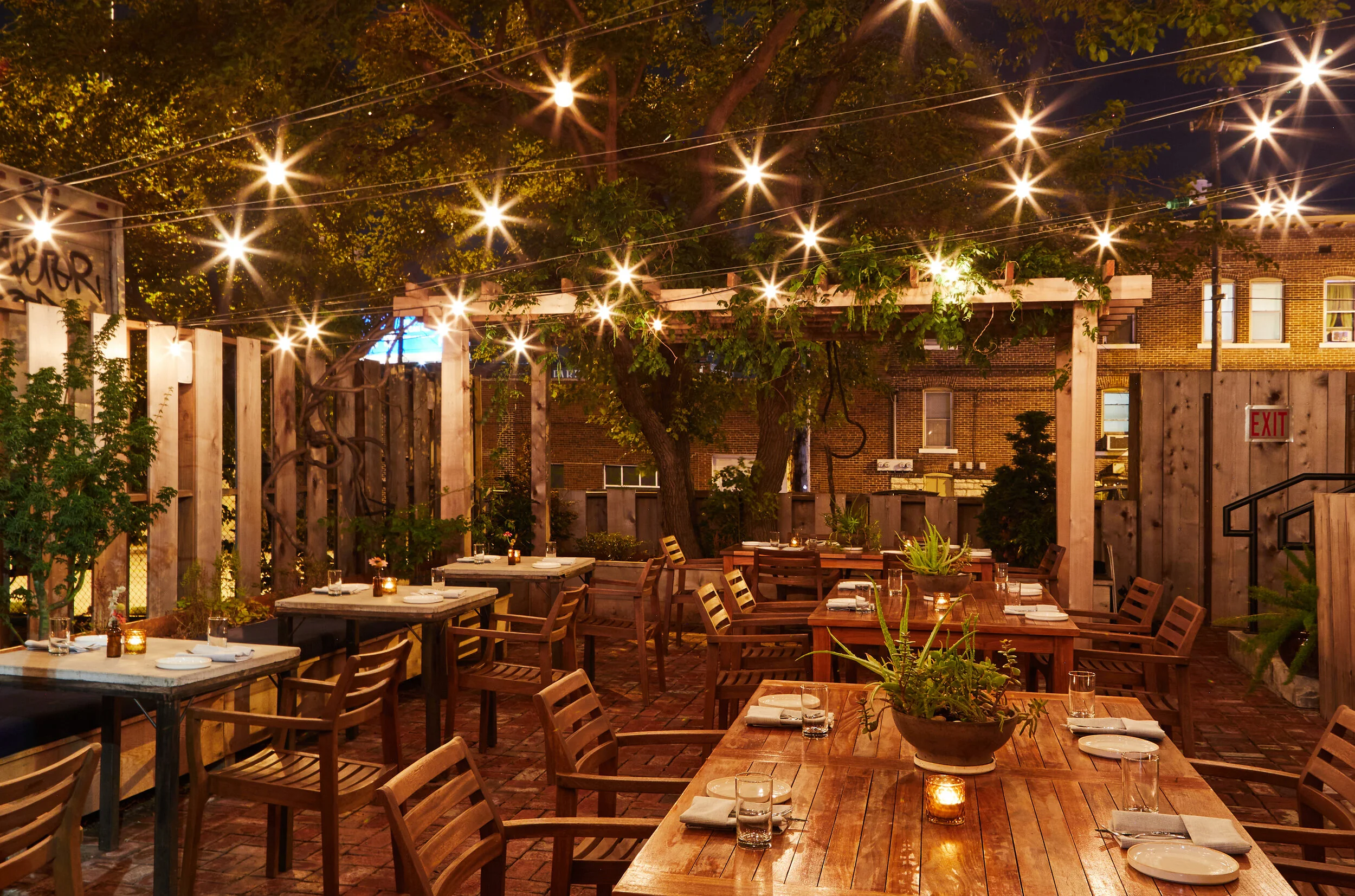 the courtyard at Fox and Pearl