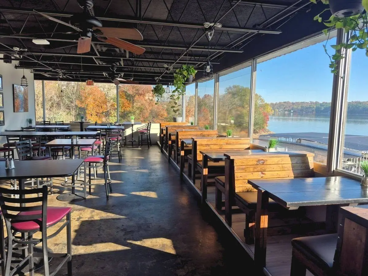 Indoor seating at Lakeshore Grille