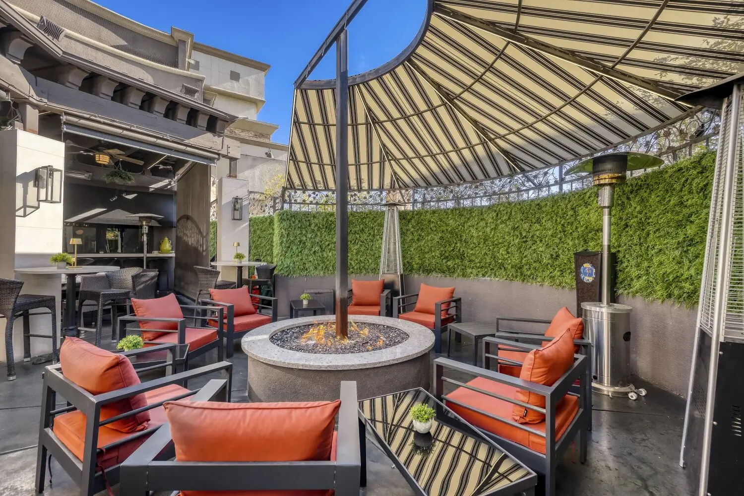 Patio at Ferraro's Ristorante