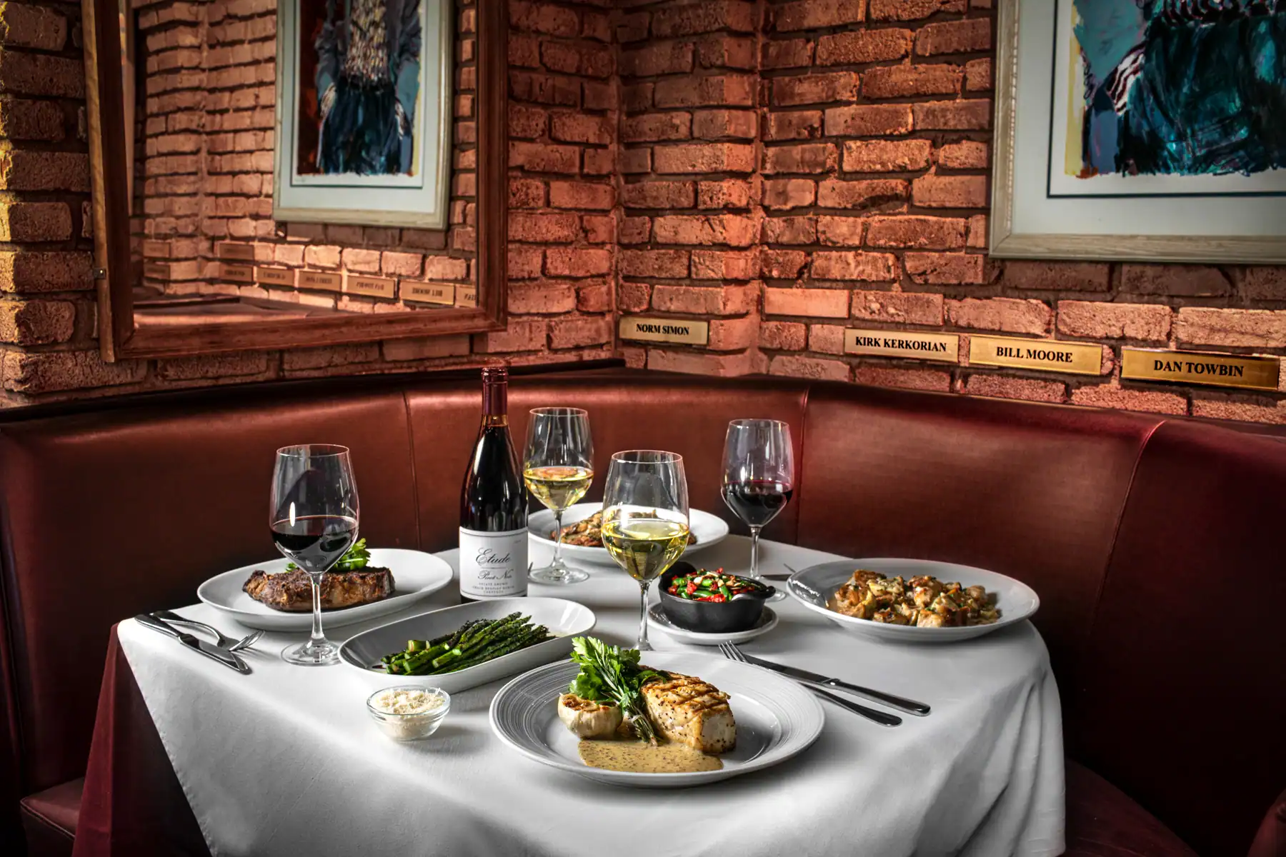 6 specialty dining rooms with adaptable spaces at Piero's Italian Cuisine