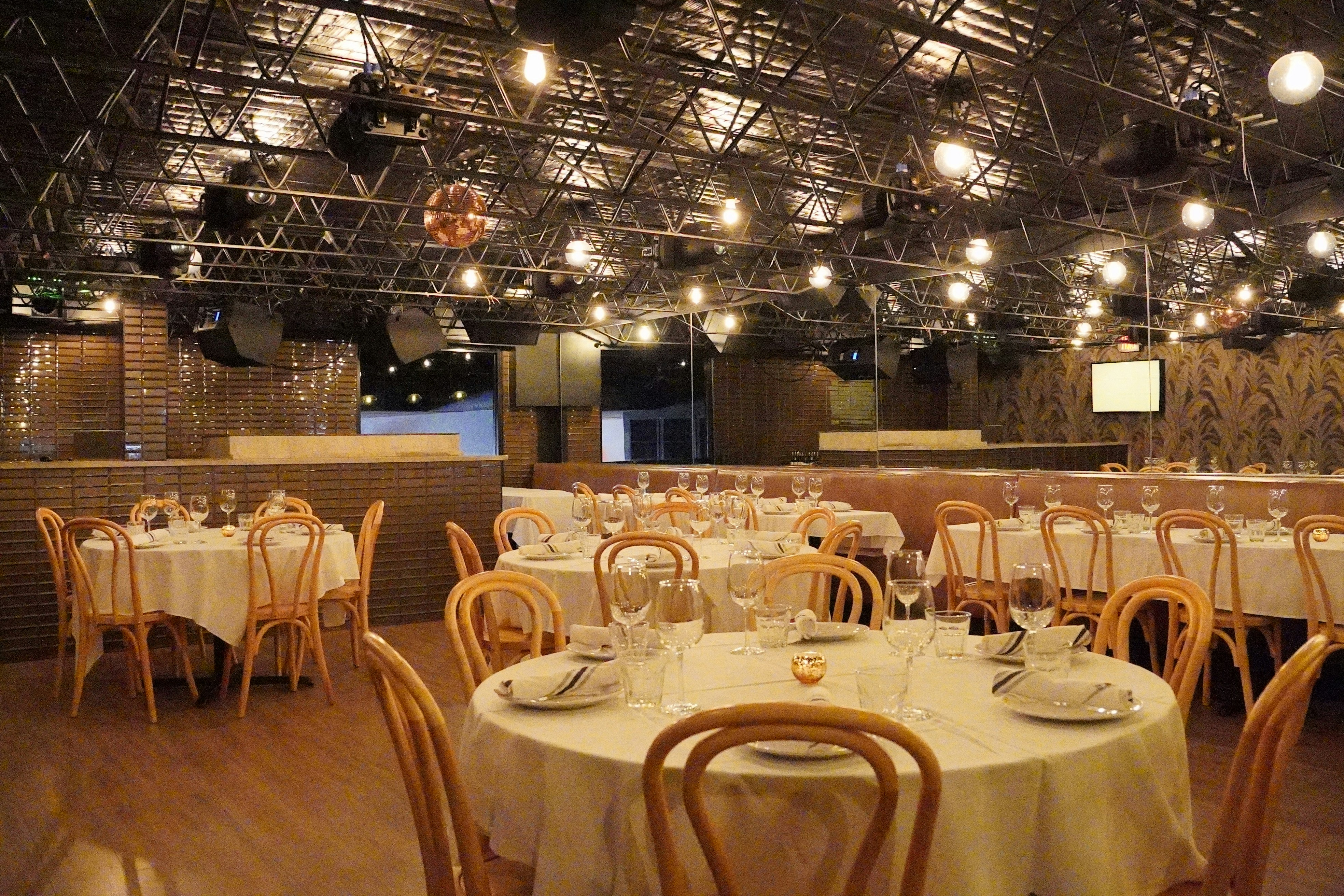 Lynora's Italian Kitchen private dining 4