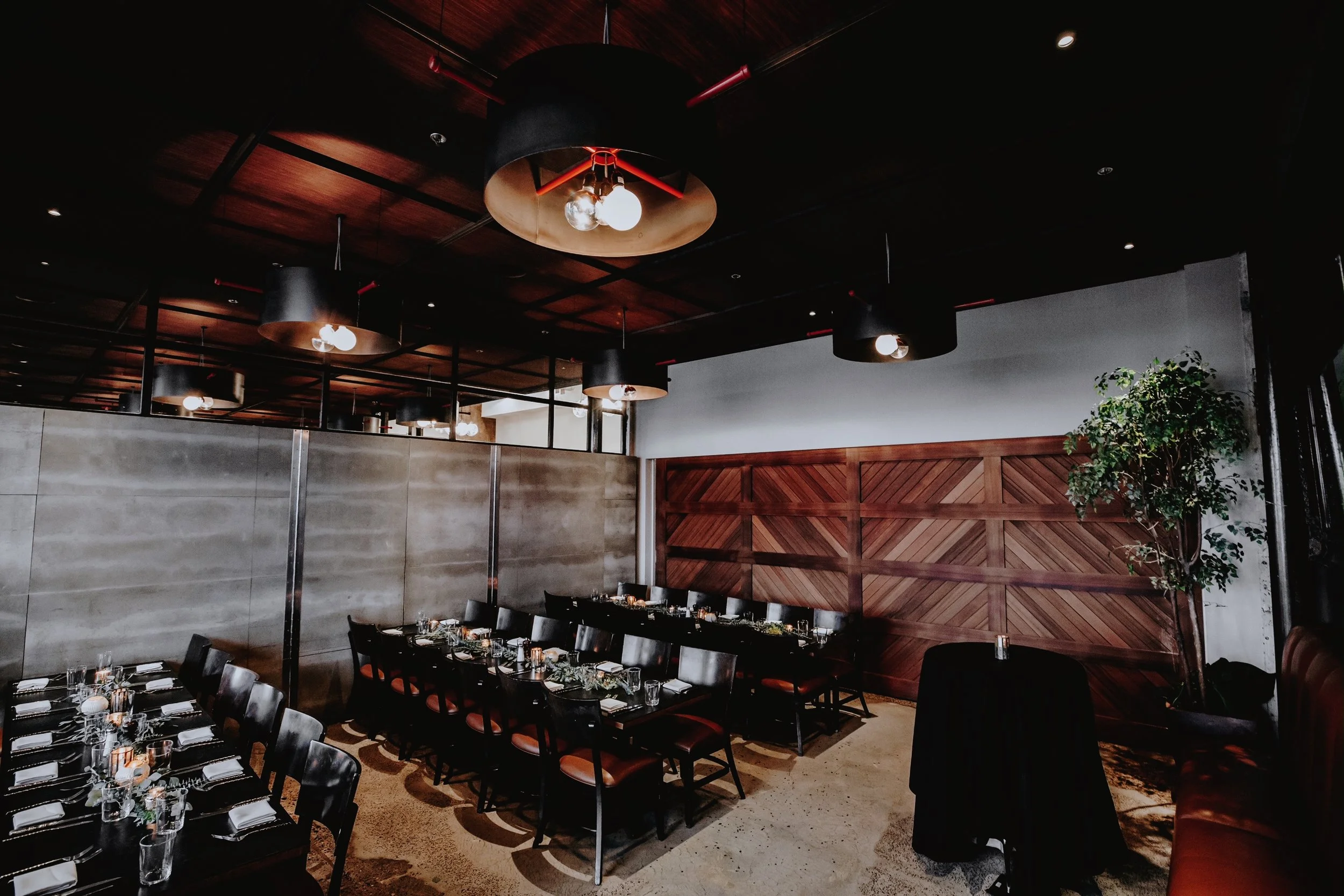 Revel & Knotty at 6Smith