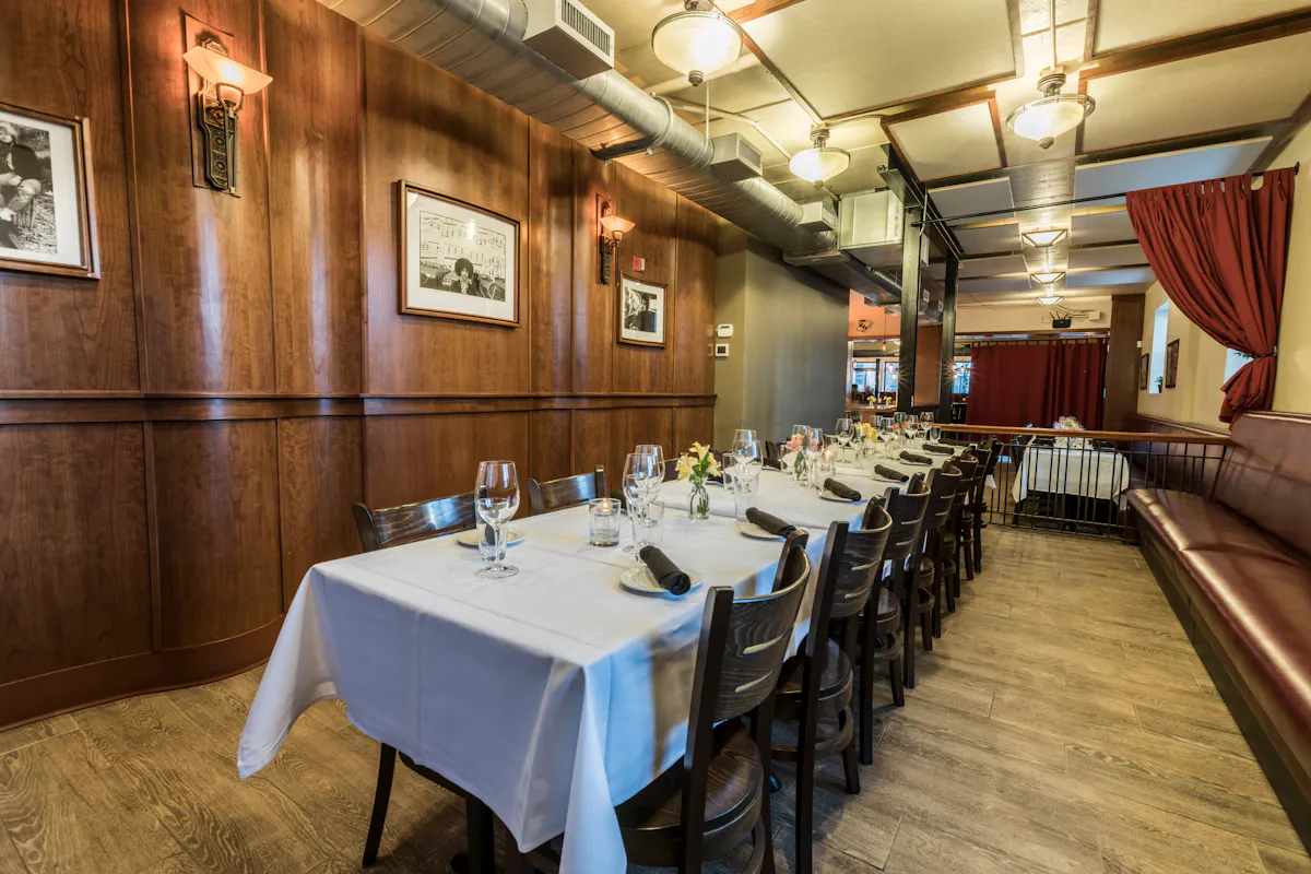 Lake & Irving Restaurant & Bar private dining 4