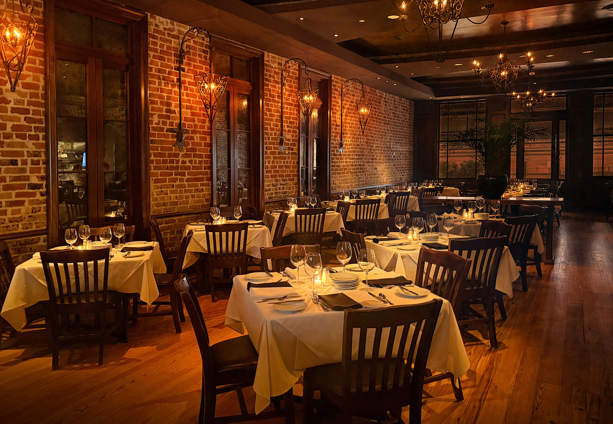 Outdoor courtyard at Chophouse New Orleans