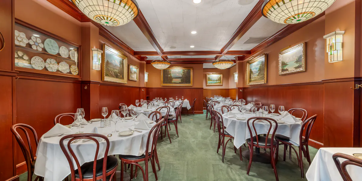 Jake's Famous Crawfish private dining 4