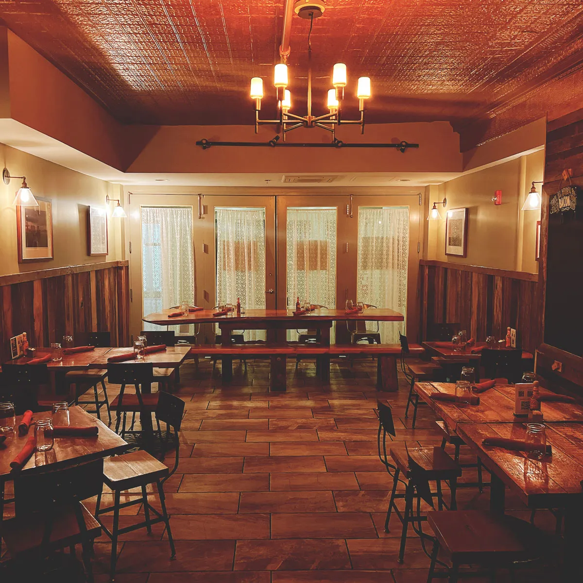 Rogue Island Local Kitchen & Bar private dining 4
