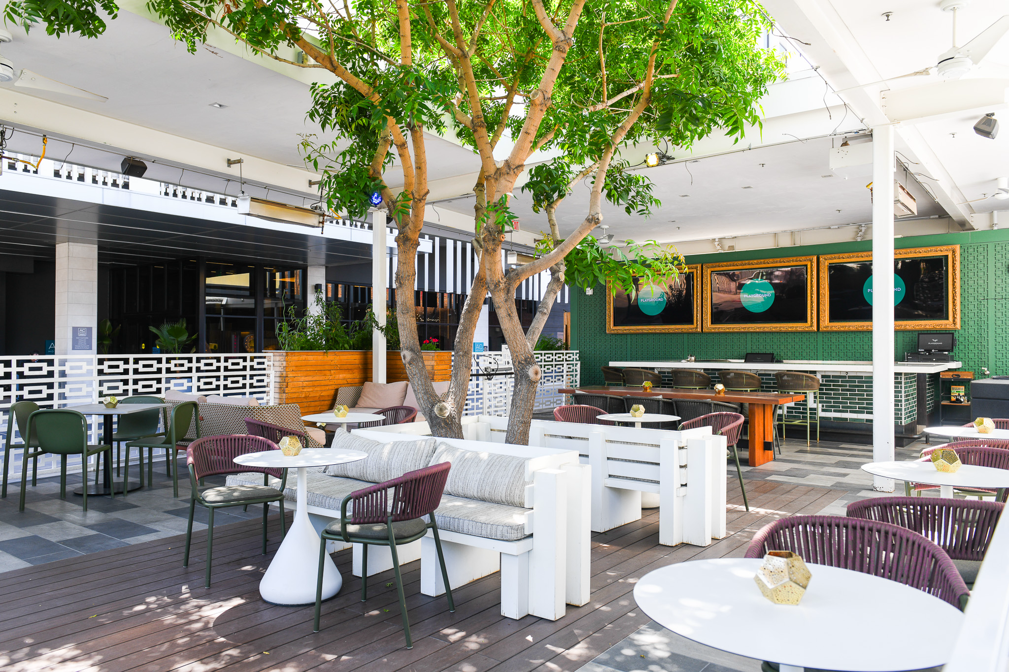 Bar Area at HUB Restaurant & Ice Creamery