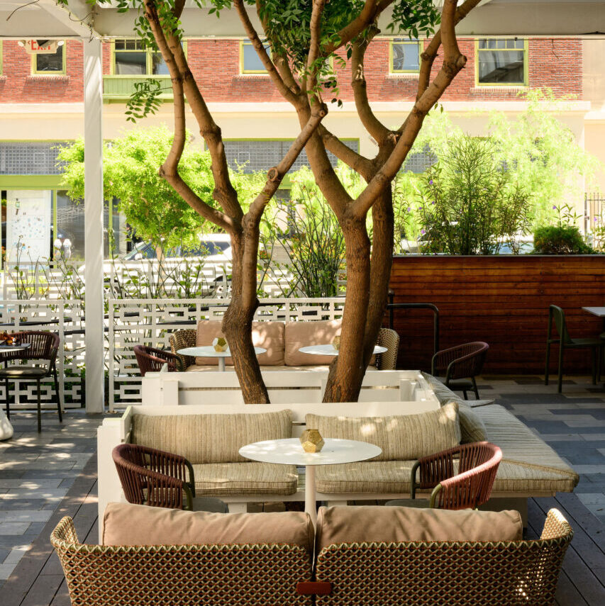 Front Patio at HUB Restaurant & Ice Creamery