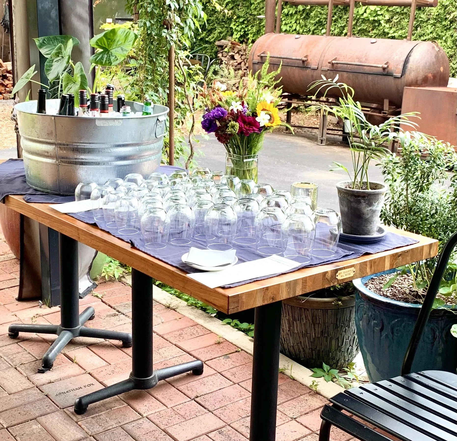Outdoor garden at Staplehouse