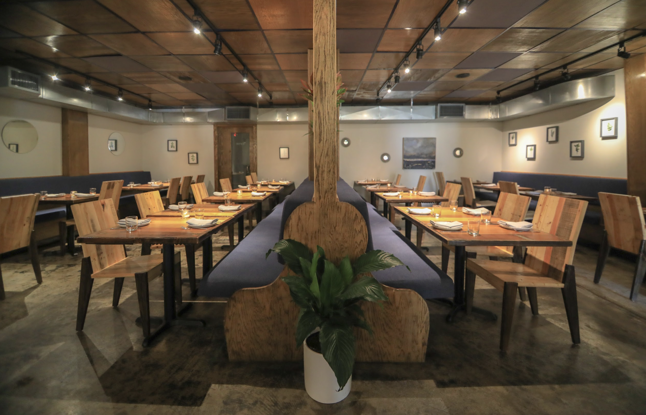 Full Dining Room at Intero