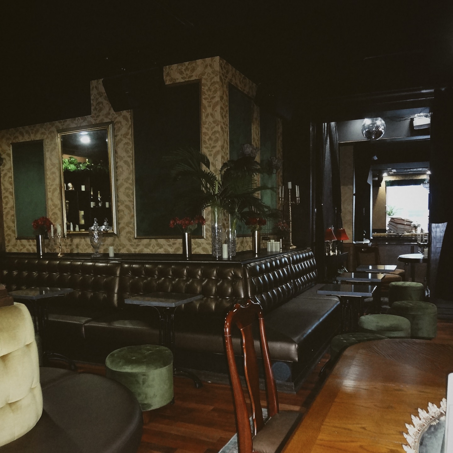 GG Piano Bar Cocktail Lounge private dining 4