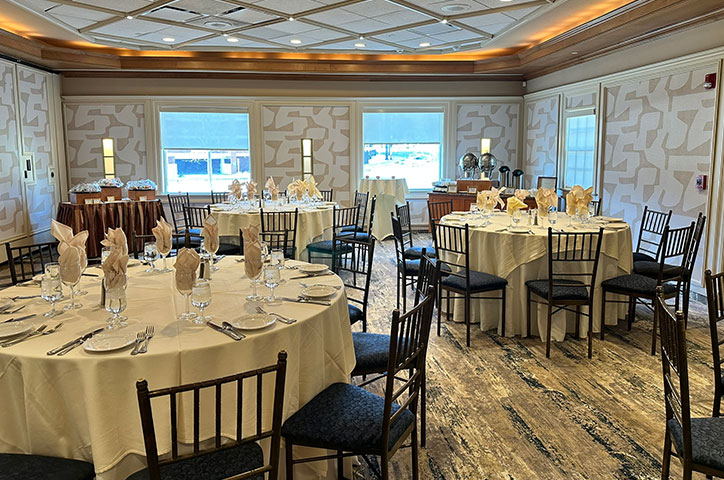 Holly Pond Suite at The Waters Edge at Giovanni's
