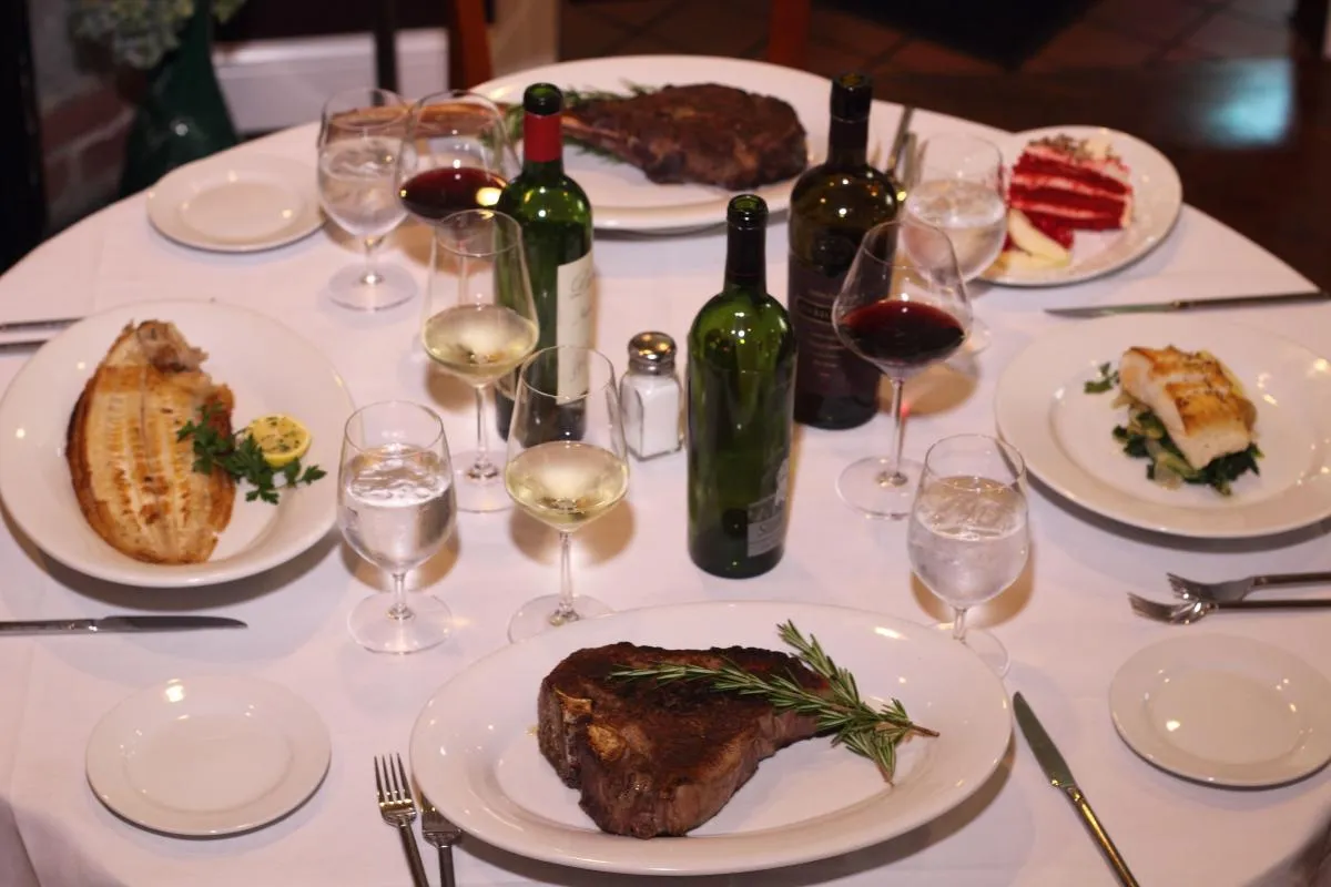 Private rooms at Lenny's Seafood & Steakhouse