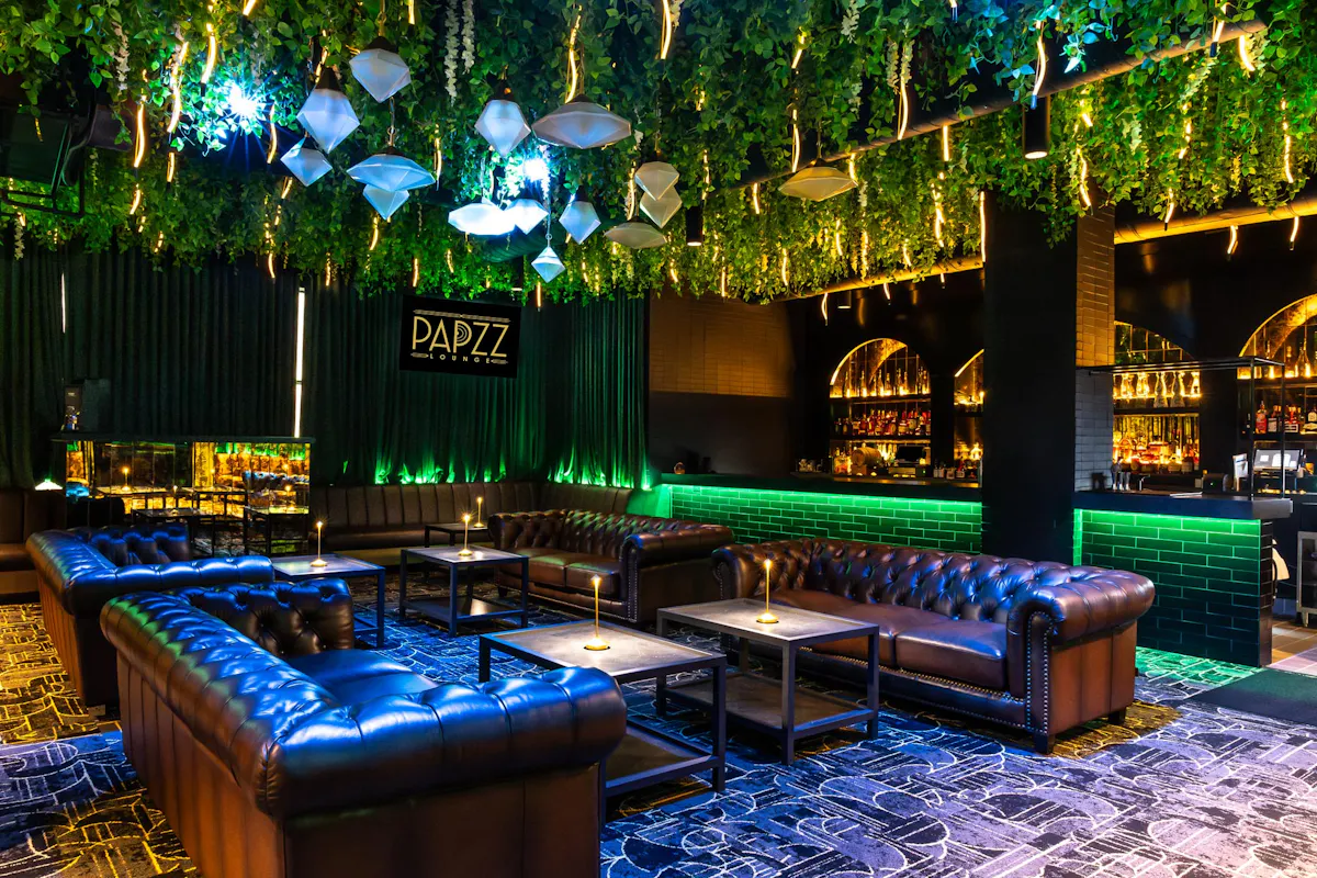 Full Buyout at Paparazzi Chophouse
