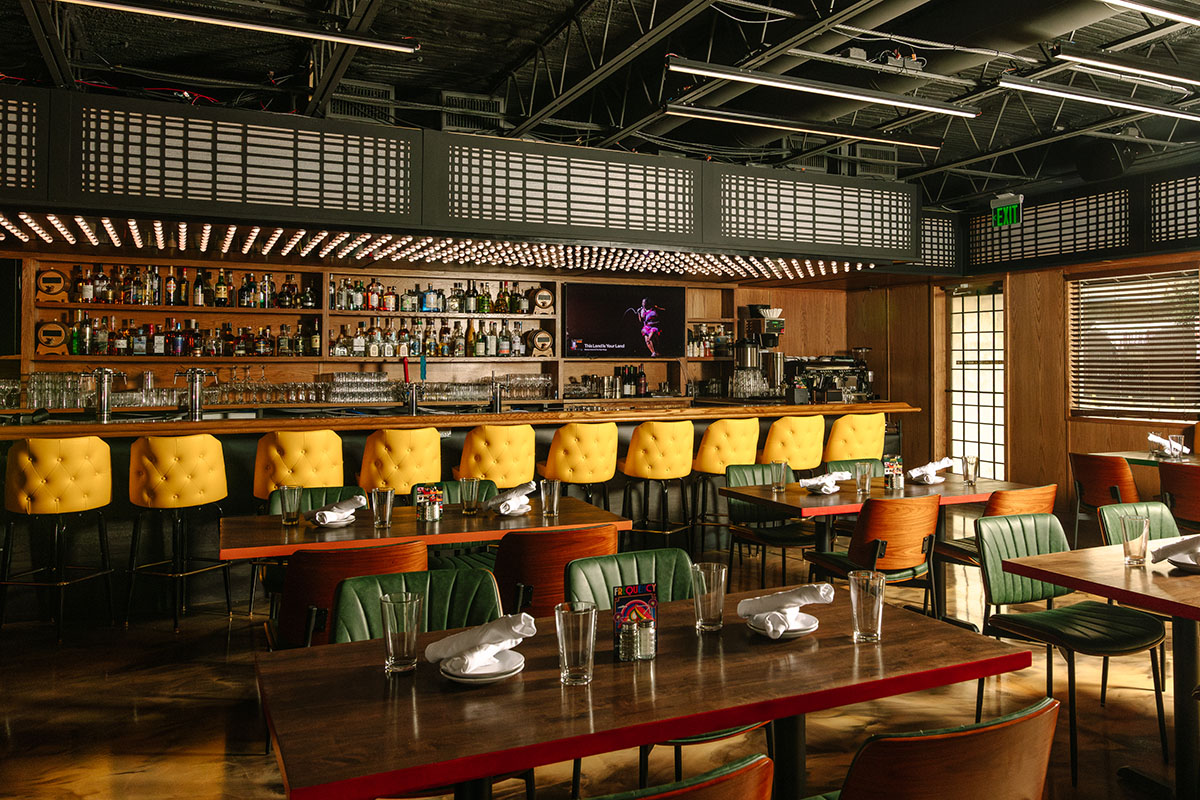 AM/FM Diner & Lounge private dining 4