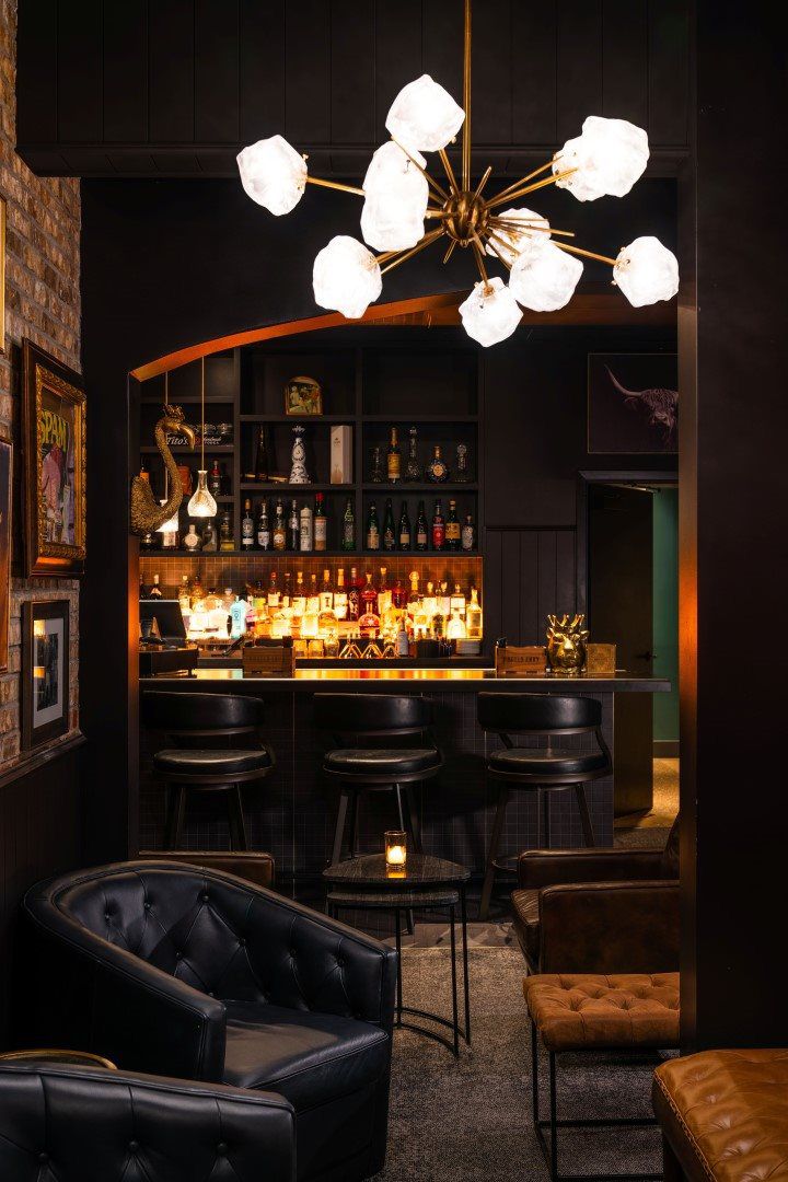 Renny's Bar & Grill private dining 3