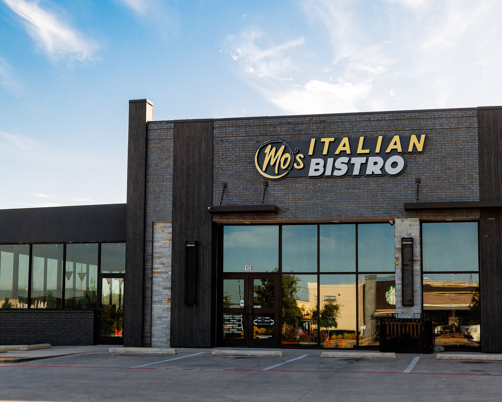 Mo's Italian Bistro venue