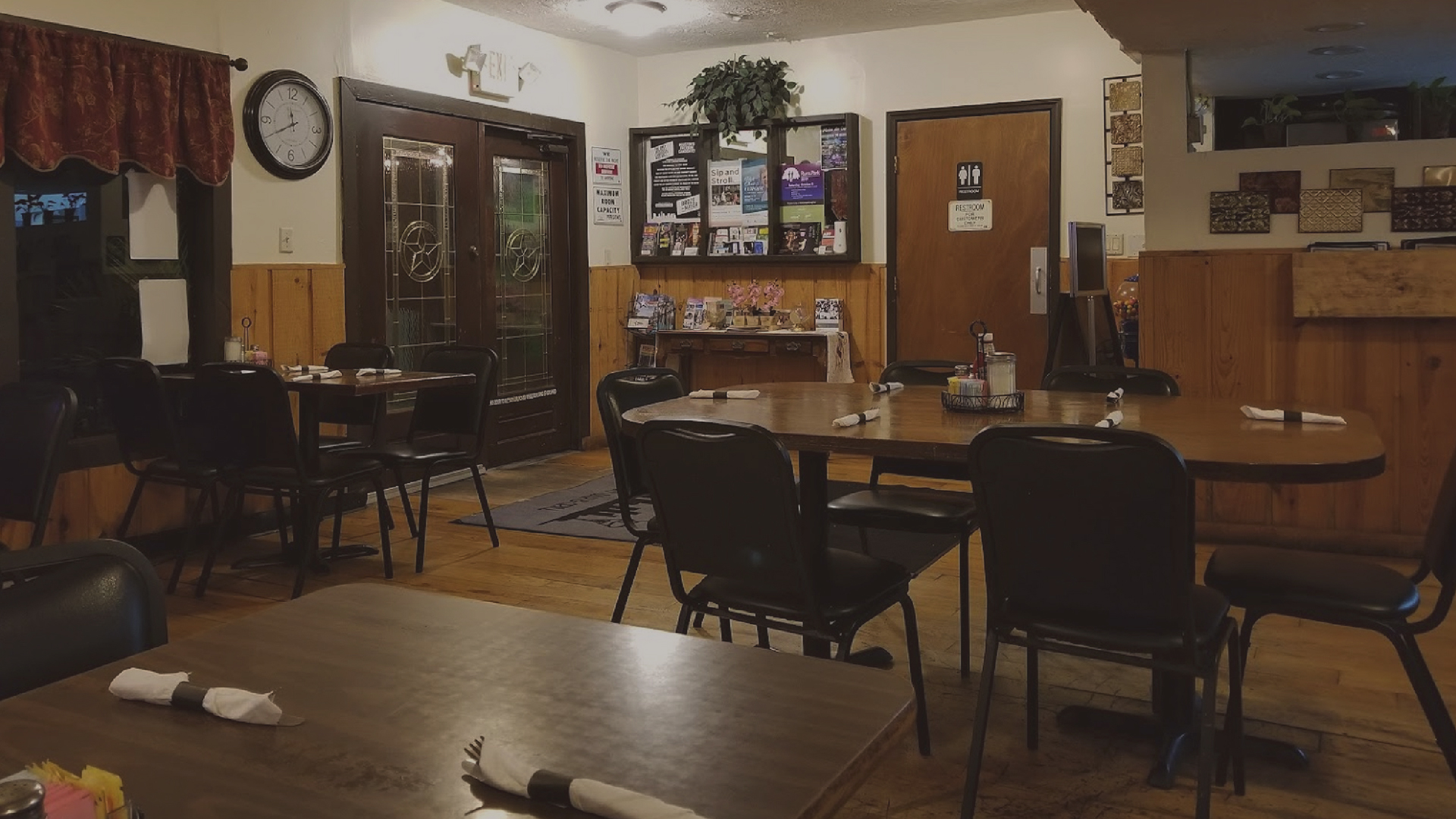 Midtown Bar & Grill private dining 3
