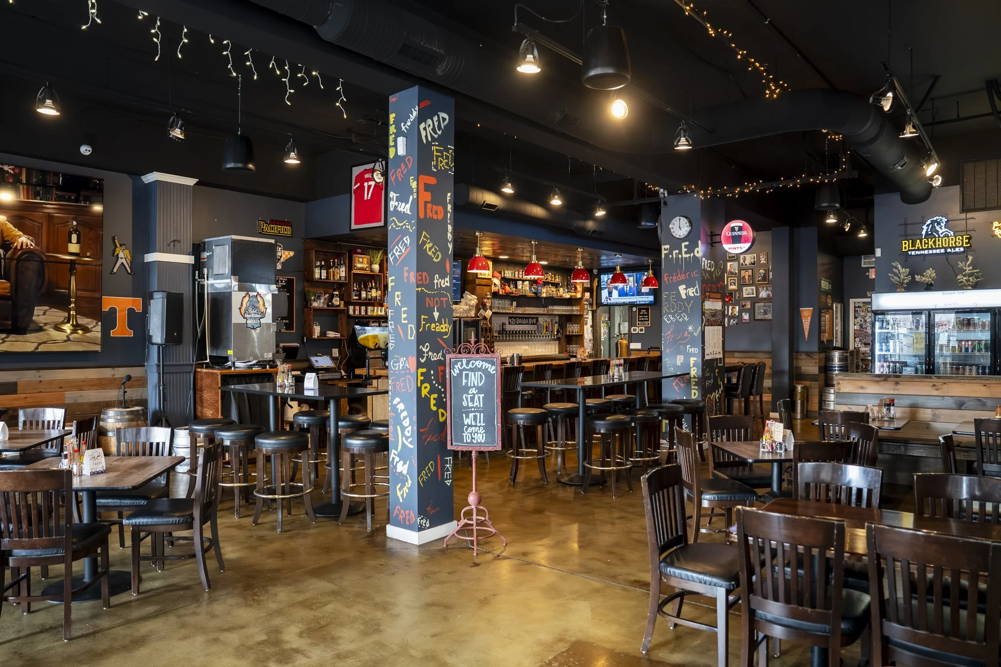 Fred's Around the Corner: Kitchen + Bar private dining 3