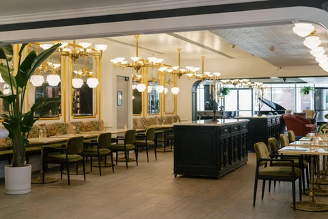 Main Dining Room at Très LA Bistro & Cafe