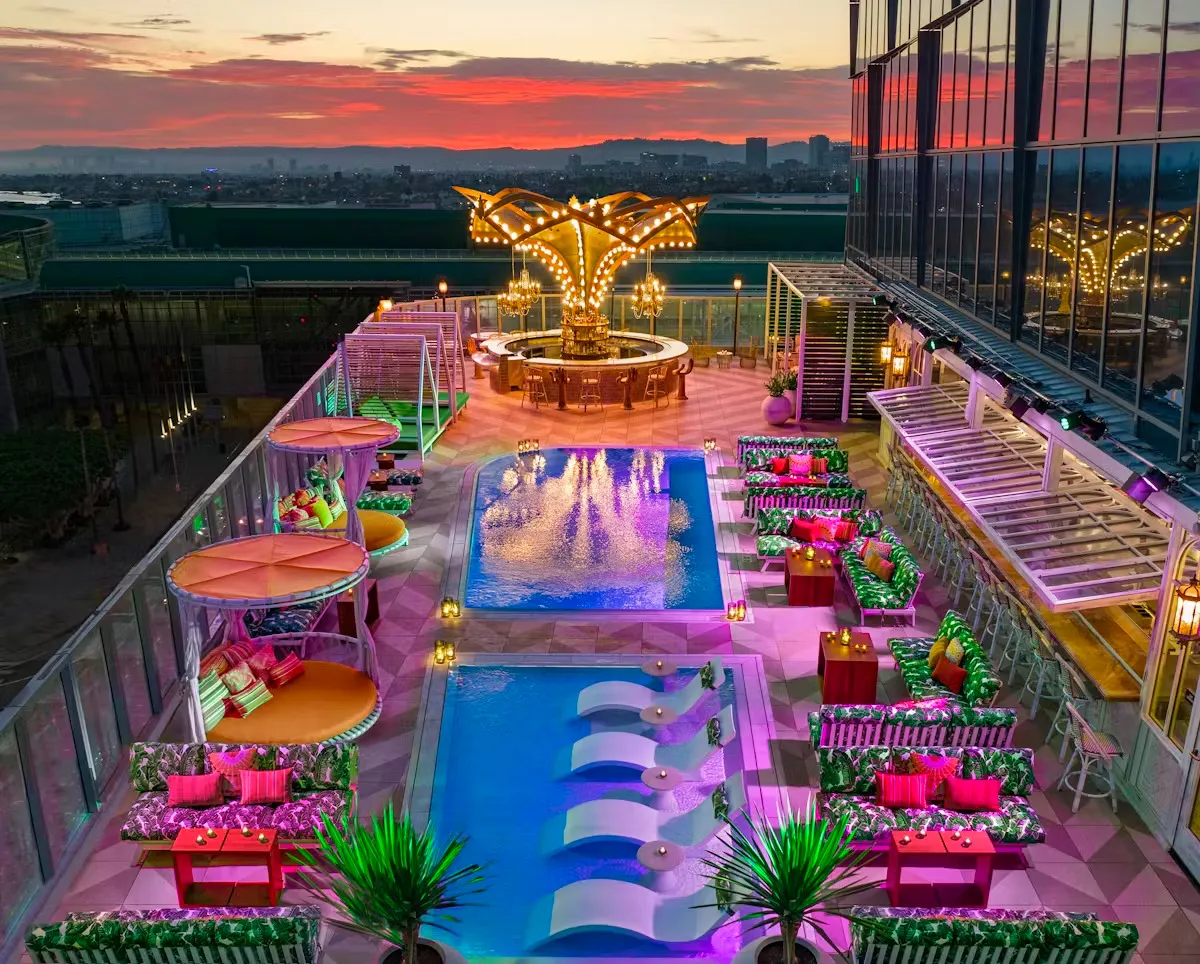 Level 8 private dining