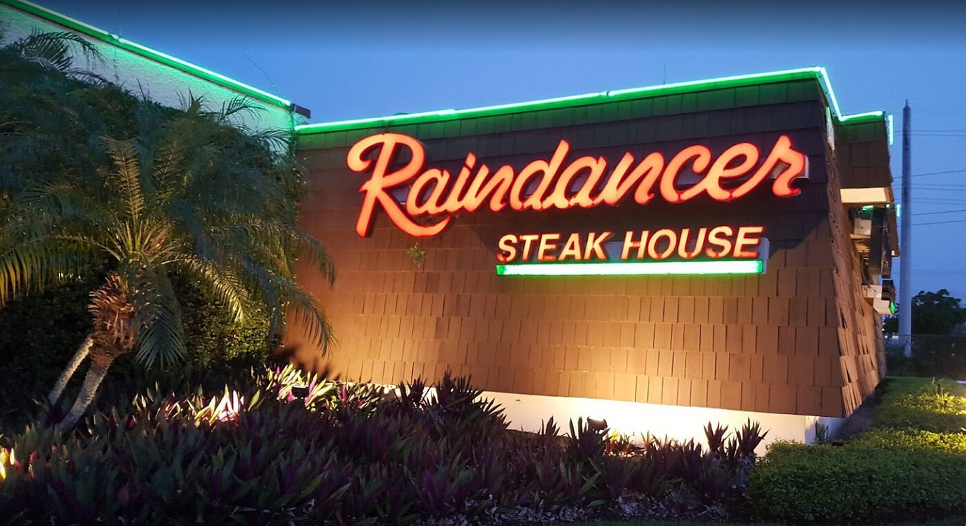 Raindancer Steakhouse private dining 2