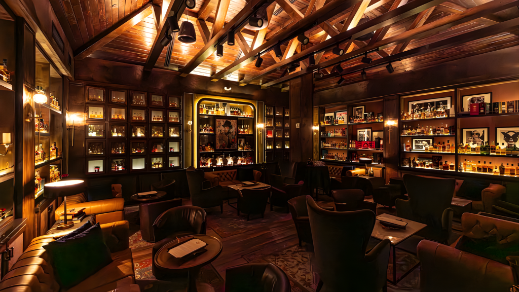 Warren Cocktail Club Lounge at Warren - Naples