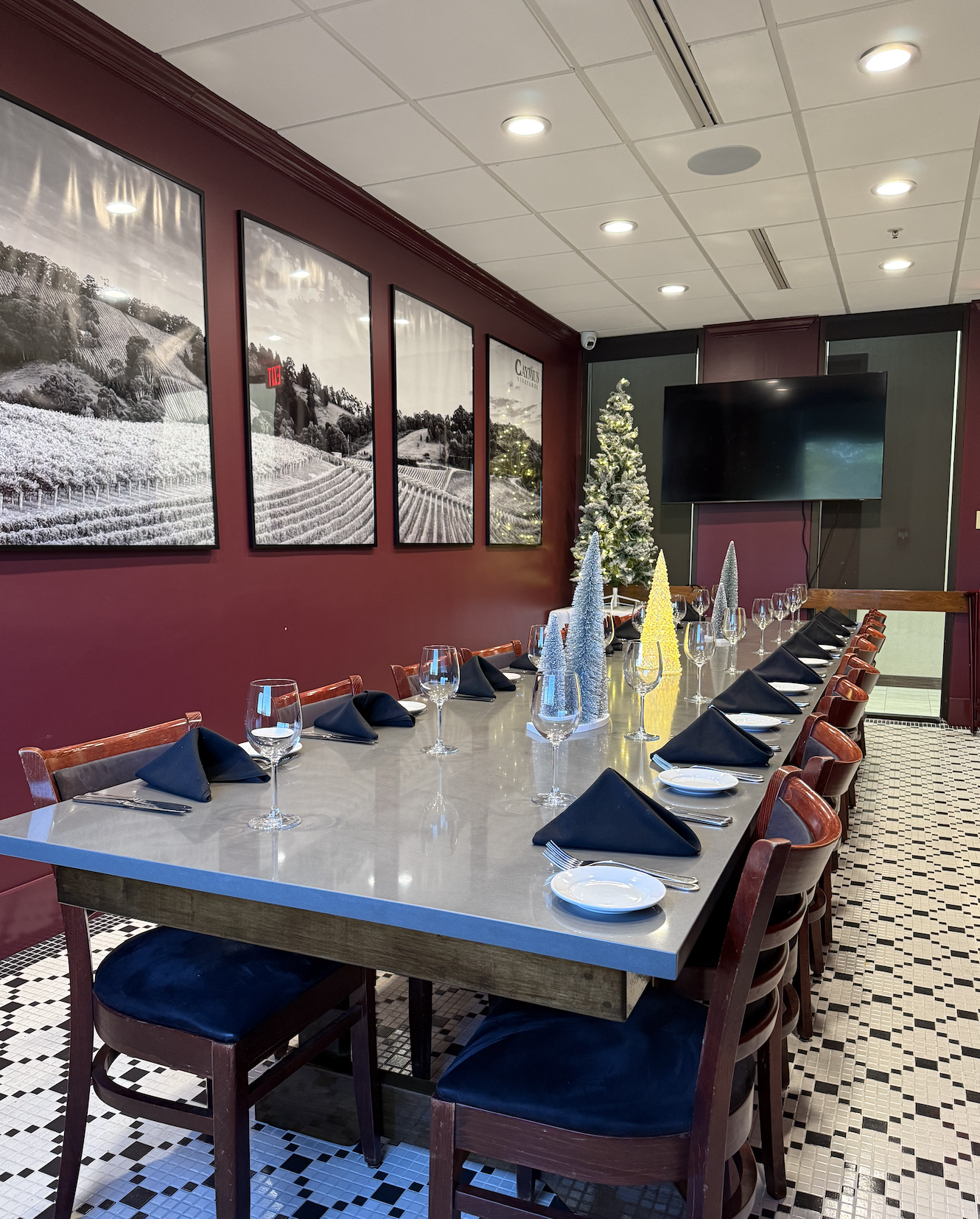 Desi Vega's Seafood and Prime Steaks private dining 3